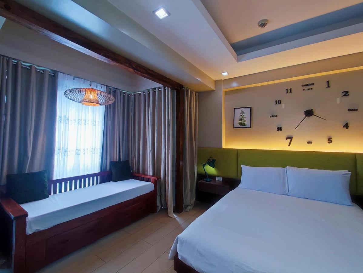 Two Palmtree Villas Newport Boulevard Near Naia 3 Pasay City Manila Exterior photo